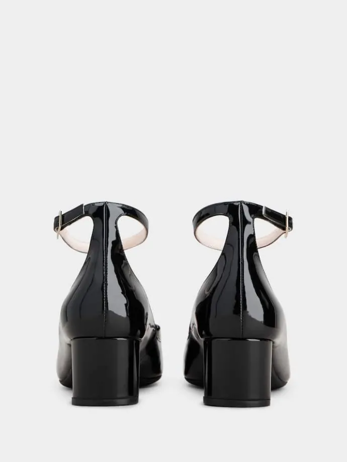 Roger Vivier Ankle Strap U Look Pumps in patent leather New