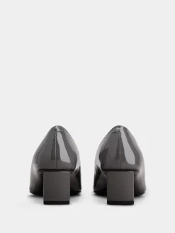 Roger Vivier Belle Vivier Pumps in patent leather New
