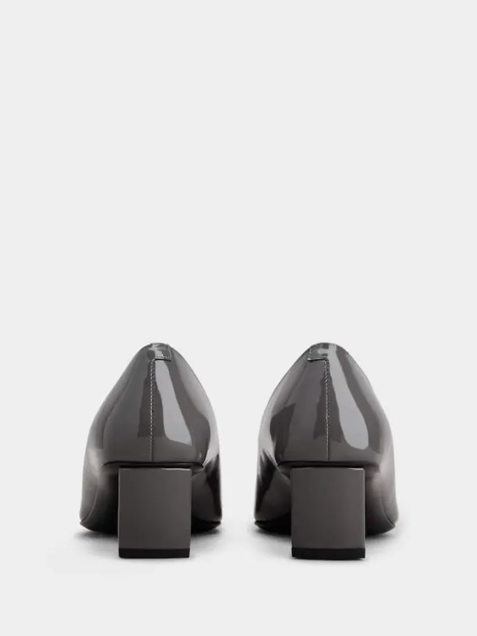 Roger Vivier Belle Vivier Pumps in patent leather New