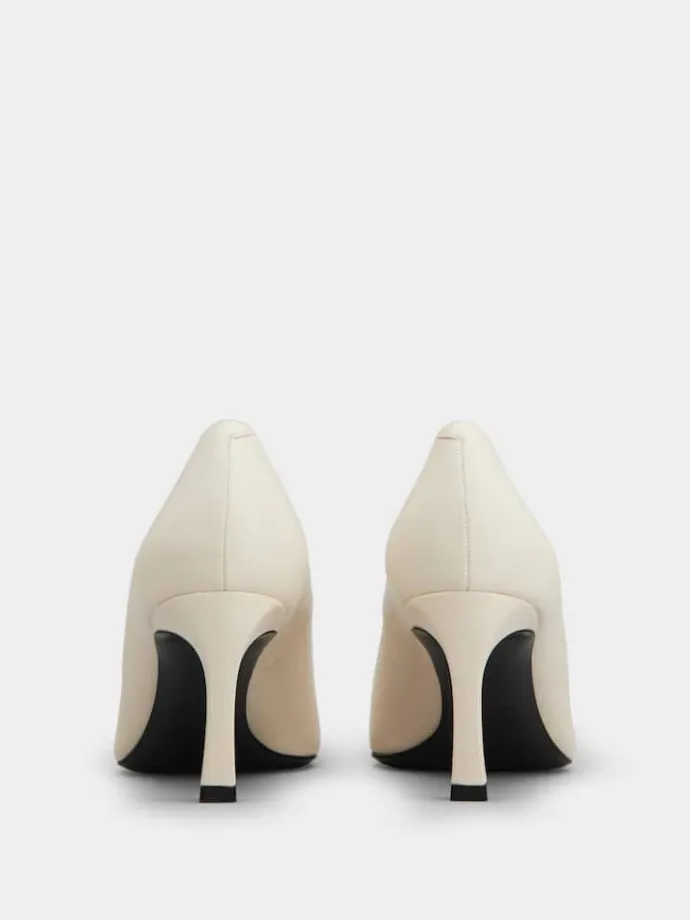 Roger Vivier Trompette Pumps in leather Fashion