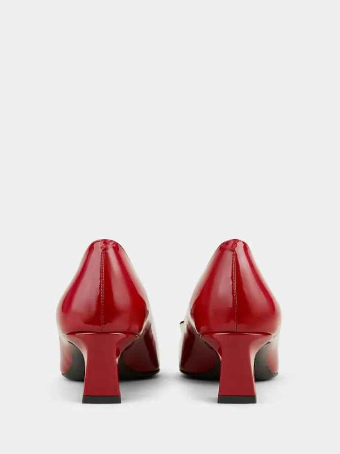Roger Vivier Trompette Pumps in patent leather New