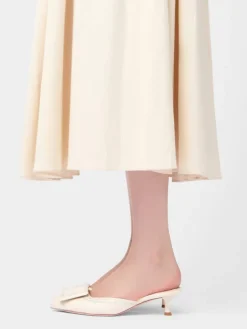 Roger Vivier Viv' in The City Mules in leather Hot